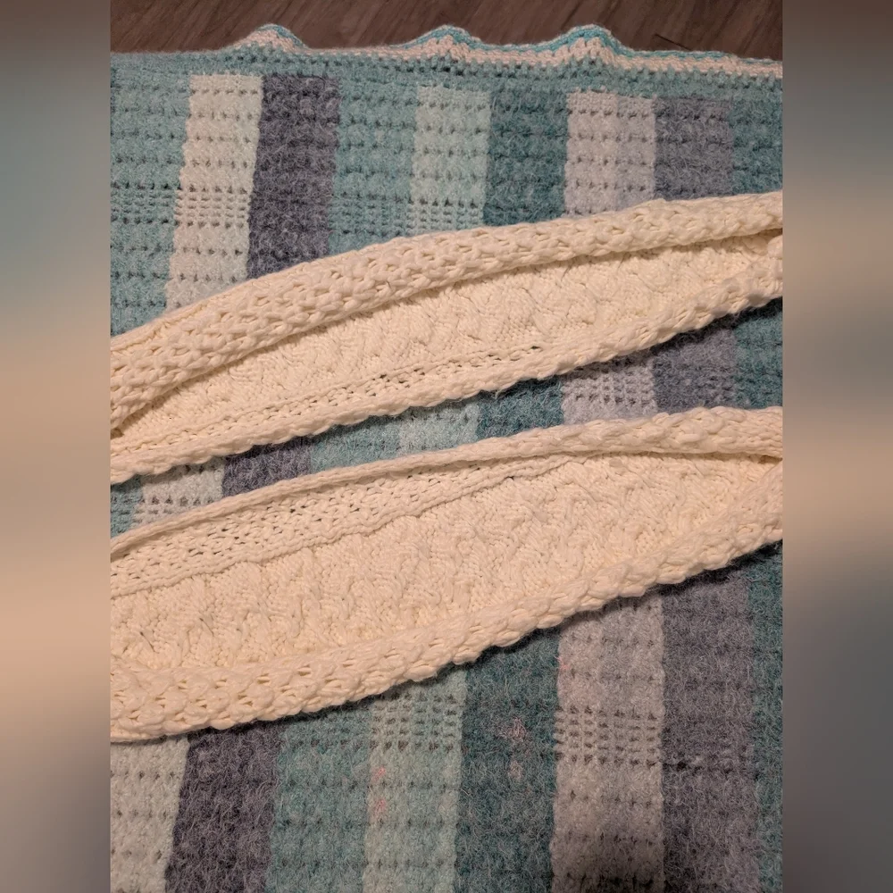Cozy‎ Cable Knit Pom-Pom Women's Sweater Scarf - Cream